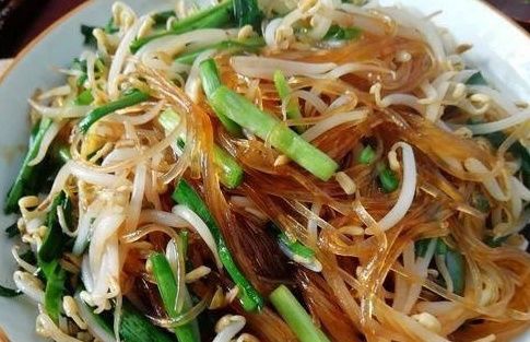 粉条一炒容易起坨？少做了一个步骤，难怪粉条粘一起，还粘锅