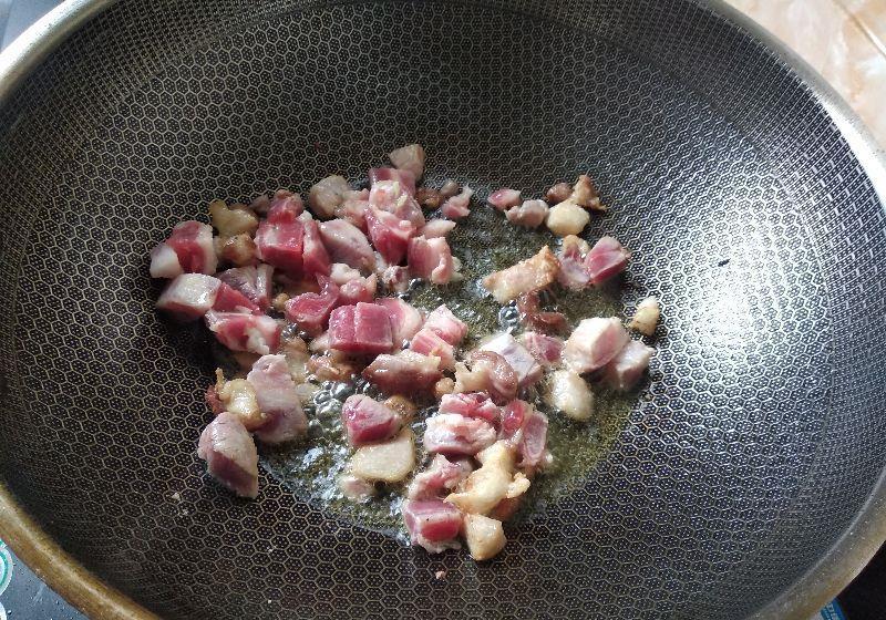 面条|明日中伏要吃面，茄子卤面做得好，咸香有味，全是小时候的味道