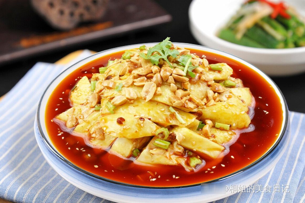 教你在家做口水鸡，记得多做1步，鸡肉鲜嫩又多汁，很入味