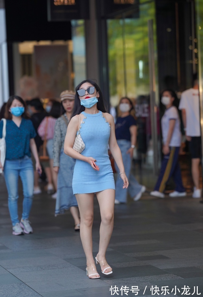 小姐姐|是谁说修身就等于显胖?看看小姐姐的穿搭,就知道不显胖了