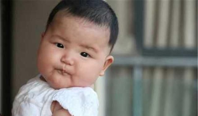 母乳|''一月睡、二月哭、三月攒肚'',老人的育儿顺口溜,是否科学?