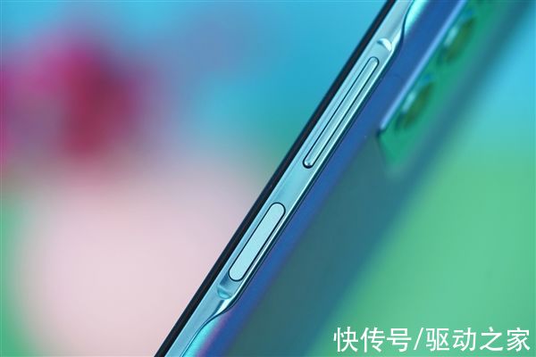 cpu|120Hz高刷+5000大电池 vivo T1电光青图赏