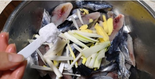 下酒|鲅鱼这样做太香了,我家春节必做这道菜,下酒下饭,上桌就抢光