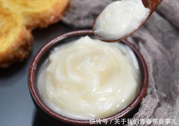 洁白|熬猪油时,只会加盐还不够!多加3样,猪油洁白香浓,放1年不会坏
