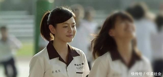 学校|学校里,自认为“很丑”的3种女生,却被男生“偷偷关注”着