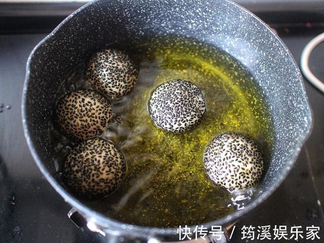 自己做的麻团，不是瘪就是小教你一套零失败的教程