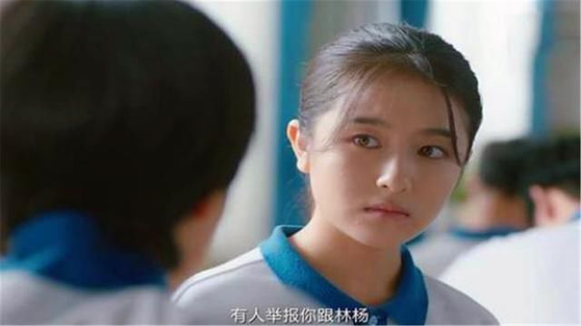 学校里最容易早恋的3种女生，和长相无关，往往会有这些表现