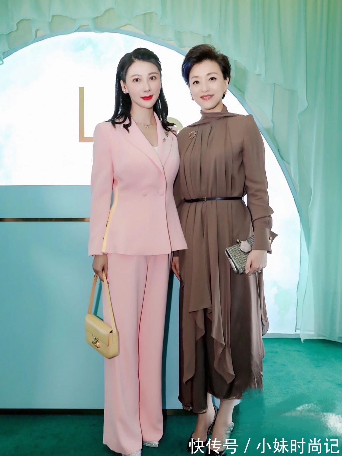 长裙|杨澜真会包装,50+穿长裙踩高跟鞋还这么漂亮,气质高级优雅!