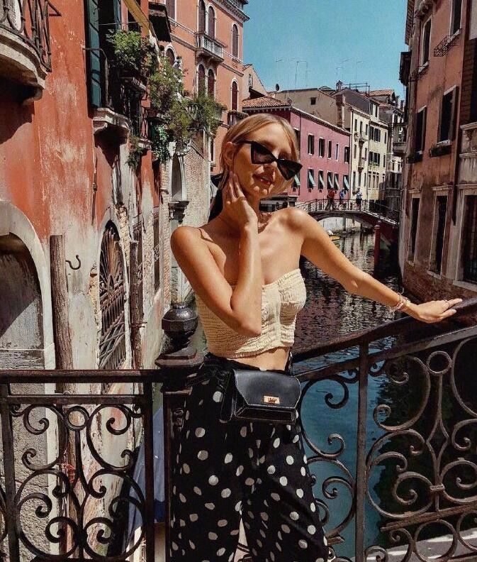 小天才|德国时尚博主真的是穿搭小天才 撞色同色搭配她都能轻松驾驭