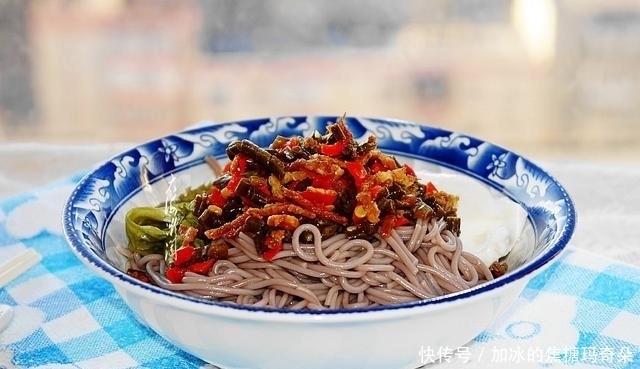 晚餐|晚餐就爱这碗荞麦面,口感劲道,热量低,吃多少也不担心长胖