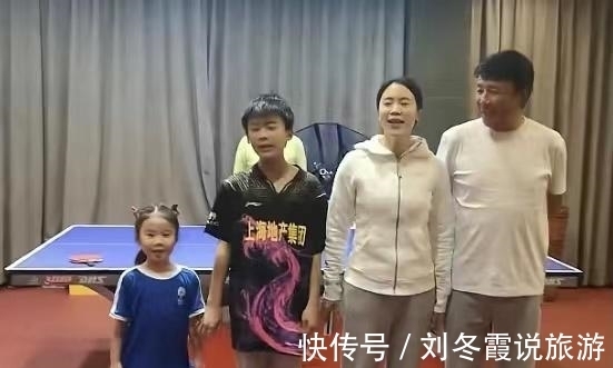 教练|王楠5岁女儿犯错被教练罚站,噘嘴不高兴,富豪爸爸:破爹太狠心