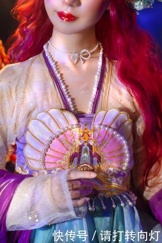 店家越来越“作”了,把汉服改得面目全非,迪士尼看了都觉得尴尬