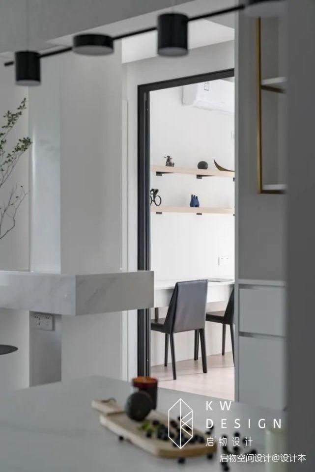 电视柜|76㎡小三居,经典黑白灰+飘窗榻榻米,从玄关美到卧室