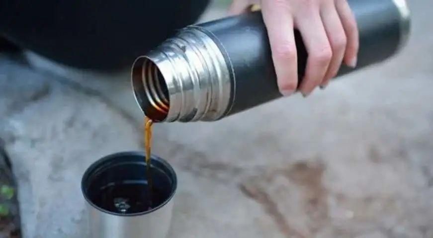  杯子|用这种杯子喝水，倒出来的是“毒水”？！