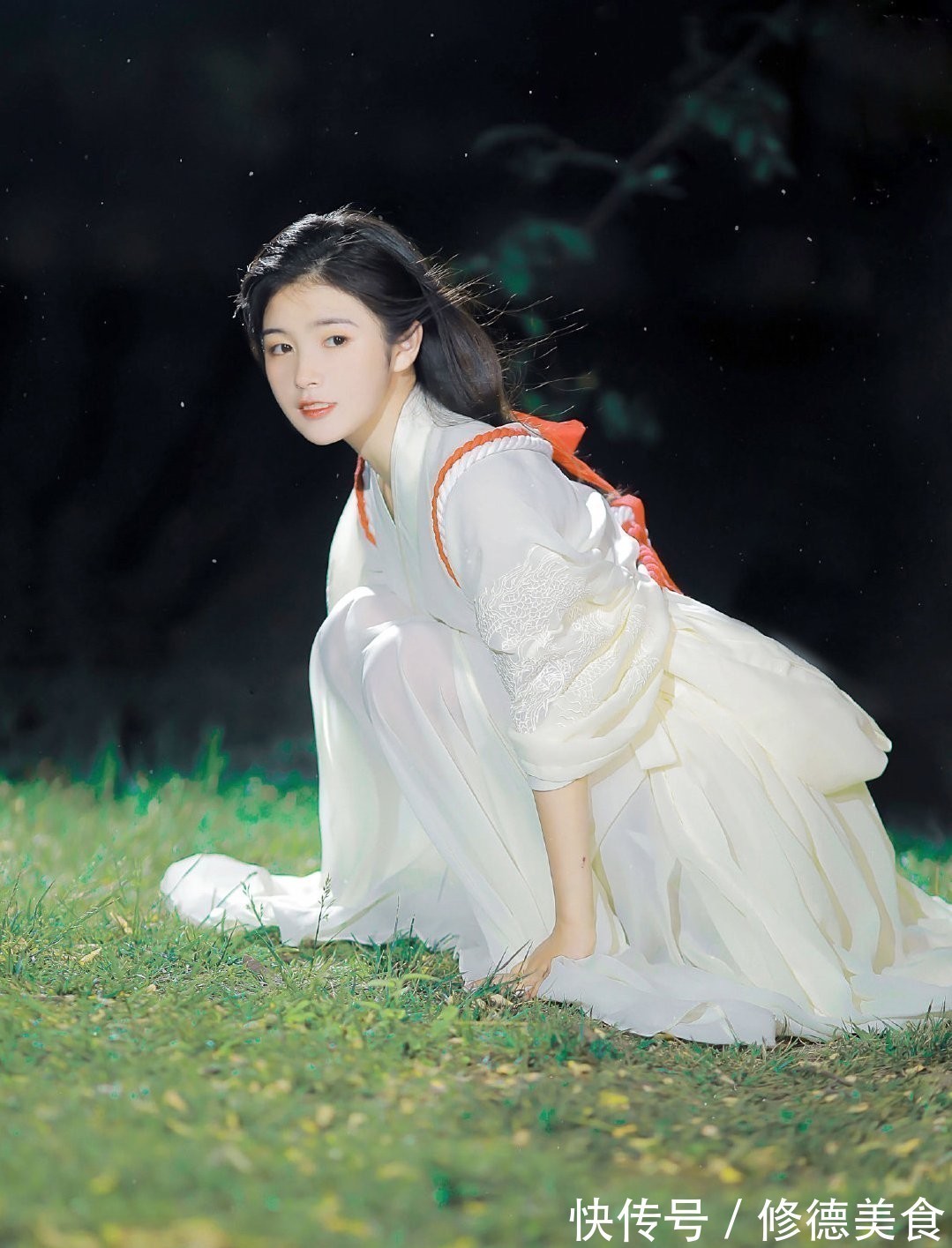 汉服|“神明少女”风格的汉服也太美了,优雅又清冷,怪不得女生都爱穿