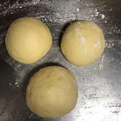 沙拉肉松芝士面包