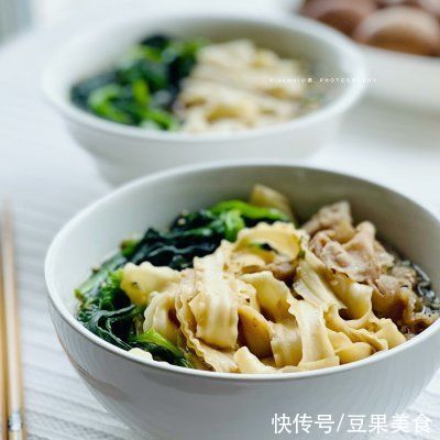 不重样早餐组合｜酸汤肥牛面+茶叶蛋+百香果柠檬水