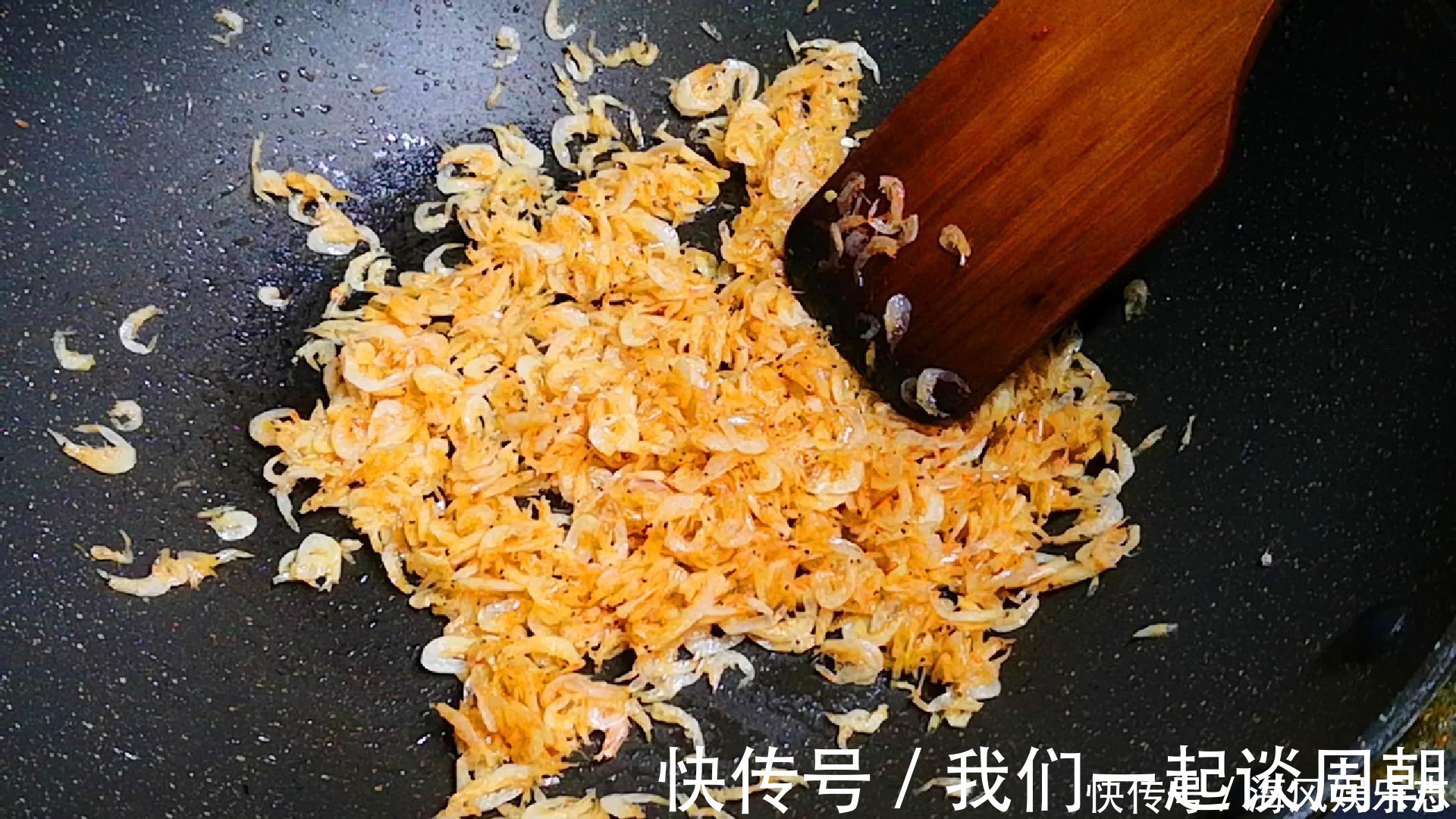 搅拌均匀|白菜饺子好吃有秘诀，学会如此调馅，味道格外鲜美，味精都省了