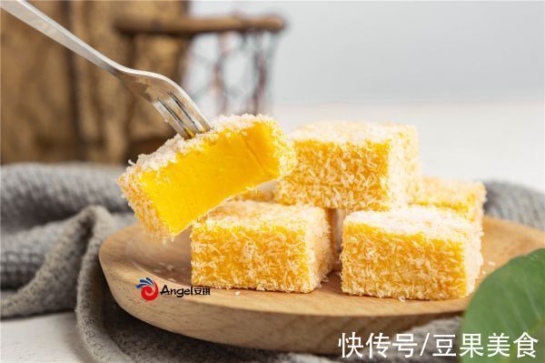玉米淀粉|南瓜椰蓉小方糕，绵软香甜入口即化！免烤零失败