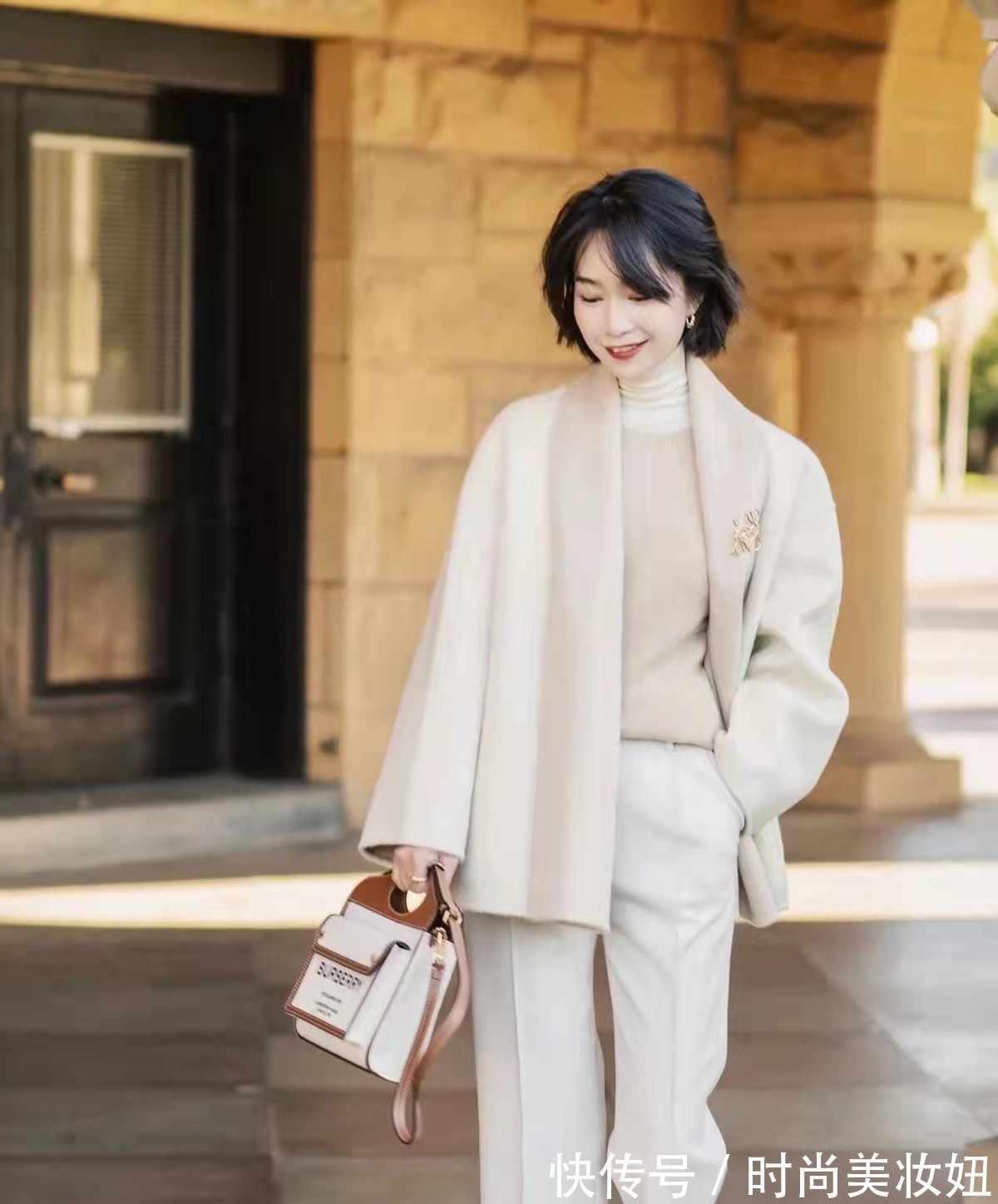 基础款 见过世面的女人,冬季穿衣越简单越高级,照穿显气质又好看