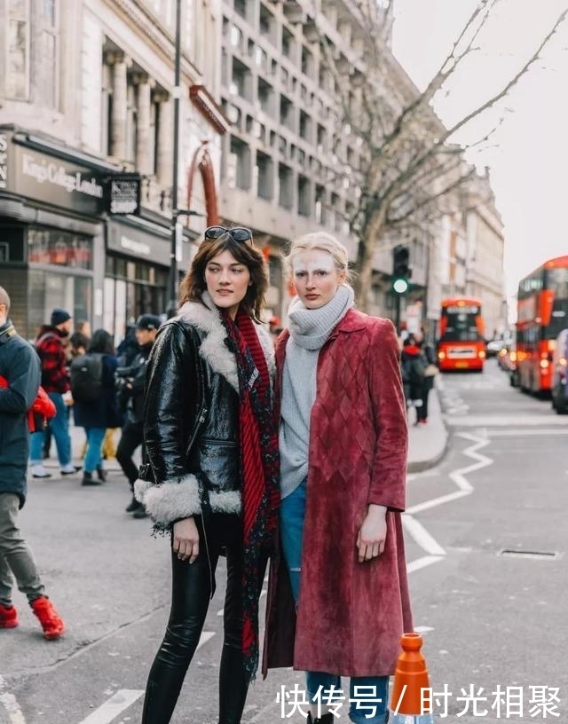 女人|女人身高不足165,建议冬天多穿这3条裤,搭短靴,时髦显瘦