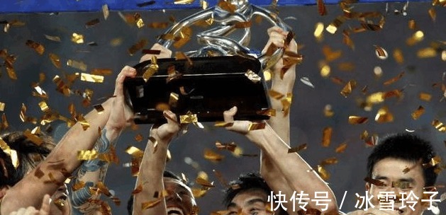 球迷们|国足最自律的球员 烟酒不沾只喝白开水, 不吃夜宵不熬夜!
