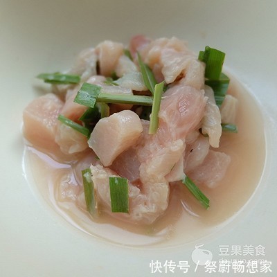 懒人食单·柠檬香茅辣炒鸡丁莴笋太下饭了！就算菜冷了也很下饭