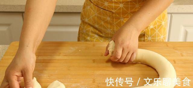 不用烤箱，只需牛奶和面粉，在家也能吃到酥到掉渣的火烧了