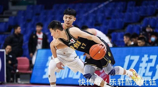 cb严惩闫军!垫脚徐中锋遭无视,错判孙铭徽技犯,CBA或内部重罚