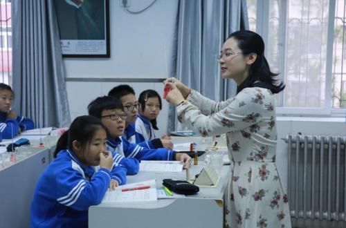 大学刚毕业VS当班主任一年，从花容月貌变得像村头大妈，太真实了