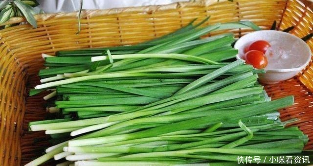 韭菜|吃不完的韭菜,放冰箱就错了,菜农教我土方法,放10天照样新鲜