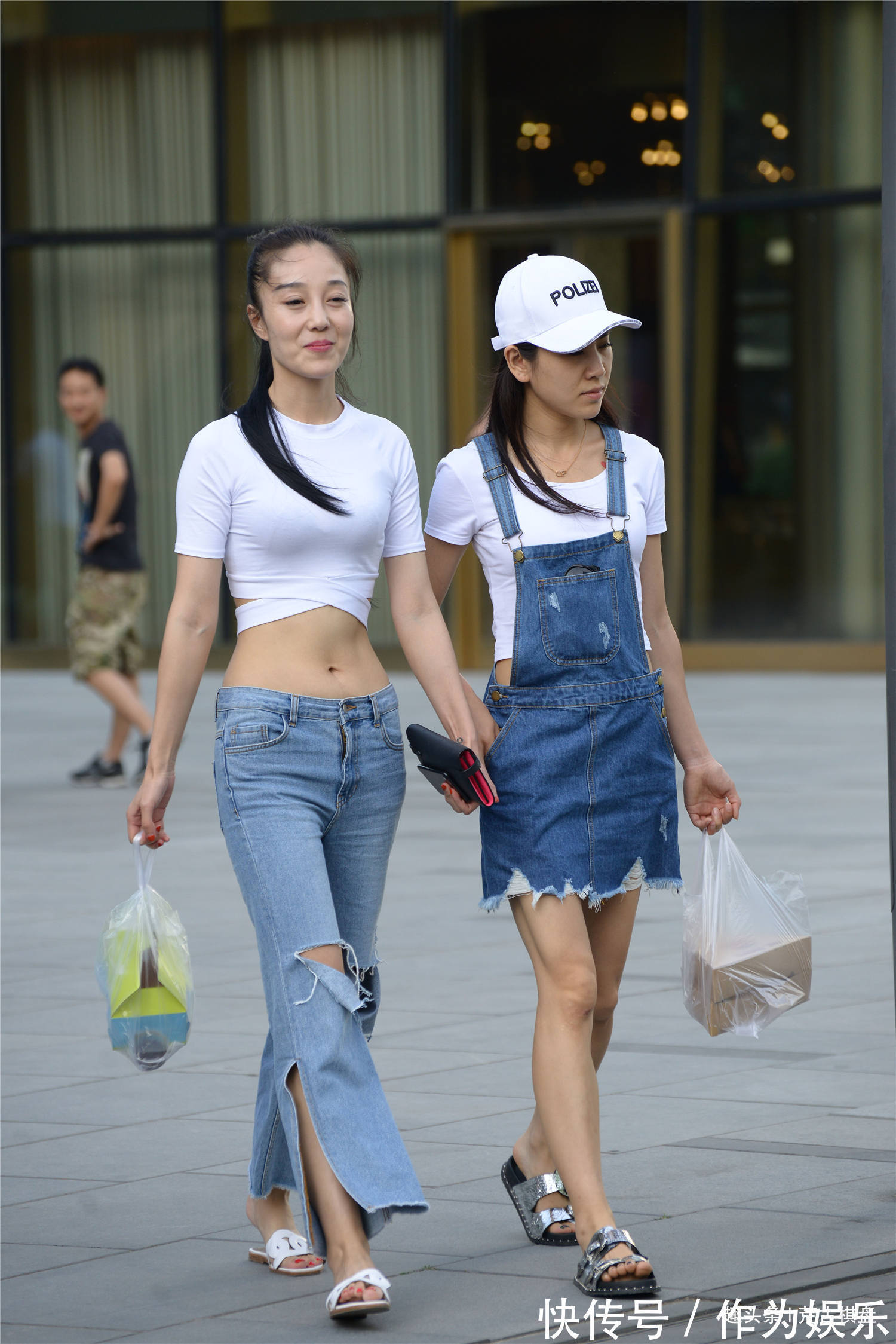 牛仔裙 和闺蜜逛街,牛仔裤和牛仔裙,你会怎么挑选