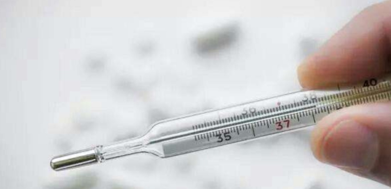 父母|3岁女孩误吞水银,奶奶非拦着先“吃菜”才送医,医生:非常正确