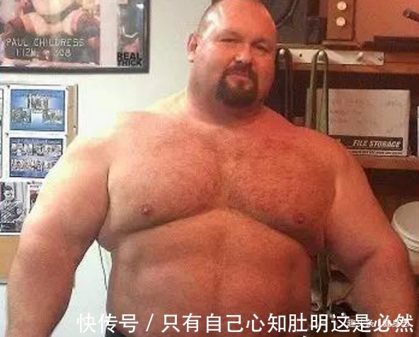 训练|为什么很多肌肉男看不到腹肌健身老鸟一说，全明白了