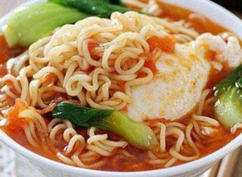 泡面|吃了这么多年的方便面,才知道调料和面饼放反了,难怪怎么煮都不好吃
