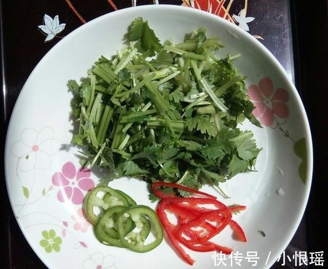 延缓衰老|女人多吃这菜,延缓衰老,价格还不贵,5毛钱就可以做出一大盘