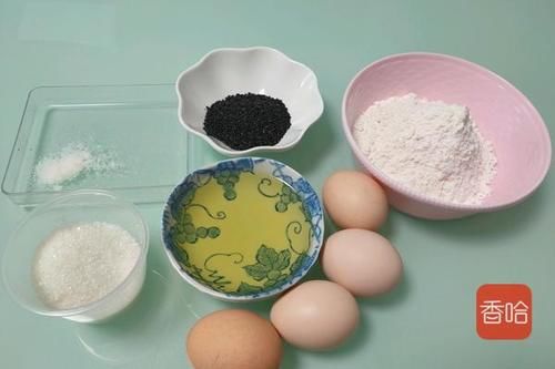  1碗面粉4个鸡蛋，用筷子搅一搅，轻松烙出酥香脆的鸡蛋卷