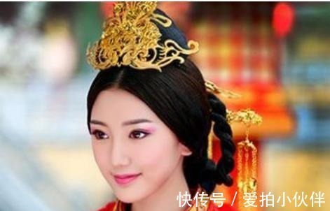 老汉&老汉一上联“一人一碗一口锅”,下联一出,令人暗暗称奇