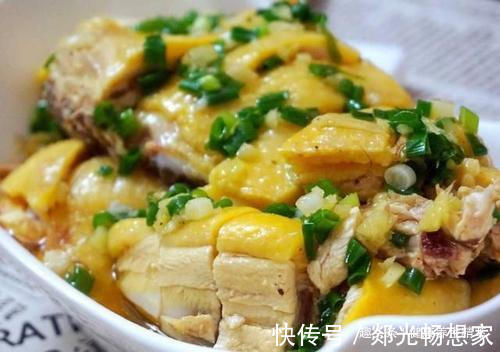 火力|葱油鸡如此做,比白切鸡更鲜嫩,入口弹牙味道香,天天吃都不腻