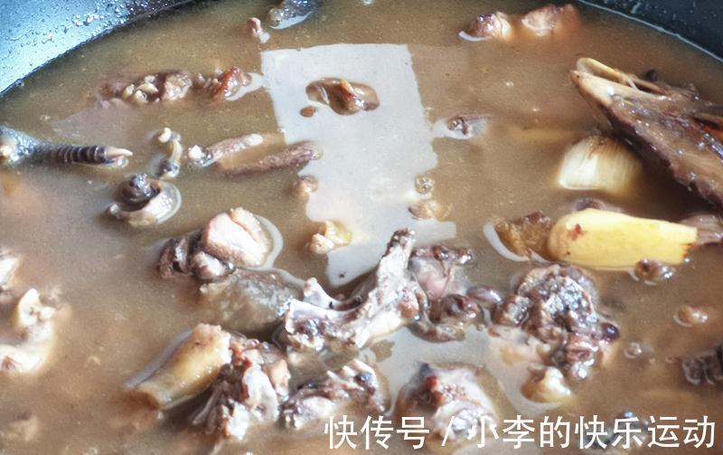 炖鸡要不要先汆水?看看步骤就懂了,炖的不好吃是因为少了这步