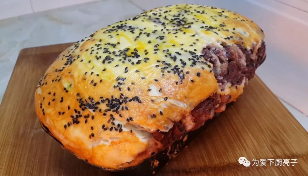 倒入|红豆又出新吃法,不烙饼不蒸馍,我家一周吃3次,比蛋糕好吃十倍