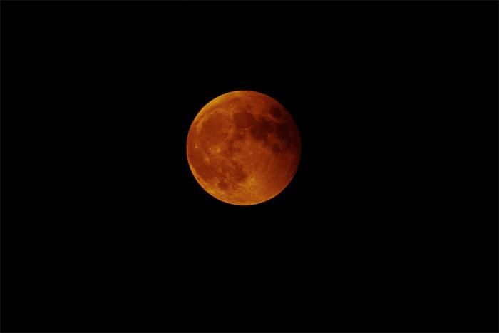 月球 今年唯一一次！月全食+超级血月即将现身，整个过程持续不到3小时