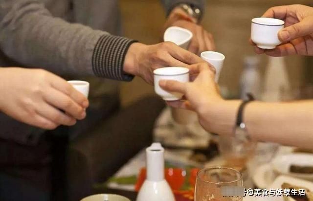 敬酒有规矩,倒酒有学问,拒酒有方法,不了解