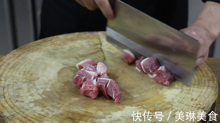 牛肉的创新吃法,搭配竹笋一起炖,牛肉软烂入味不柴,越吃越想吃