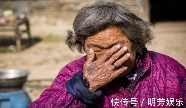 孩子|“就是跪下,也不会帮她带娃”,因为一张尿不湿,母女成仇人