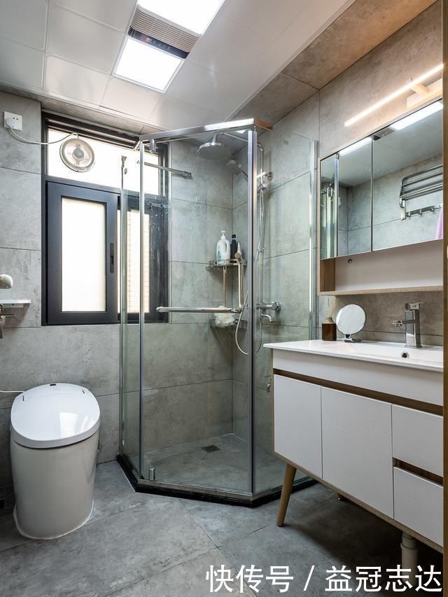 效仿|放弃电视墙，客厅打一排小矮柜，邻居看了都夸赞，后悔没效仿