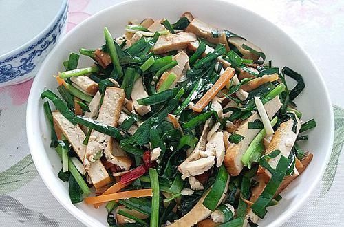 豆腐干|它是天然“通便菜”,三天两头吃,排出隔夜黑宿便,比开塞露强