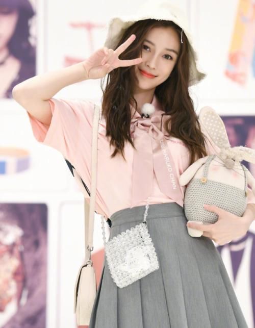 奔跑吧兄弟 Baby录节目发生意外,看到第1个冲过去的是谁后,教养是装不出来的