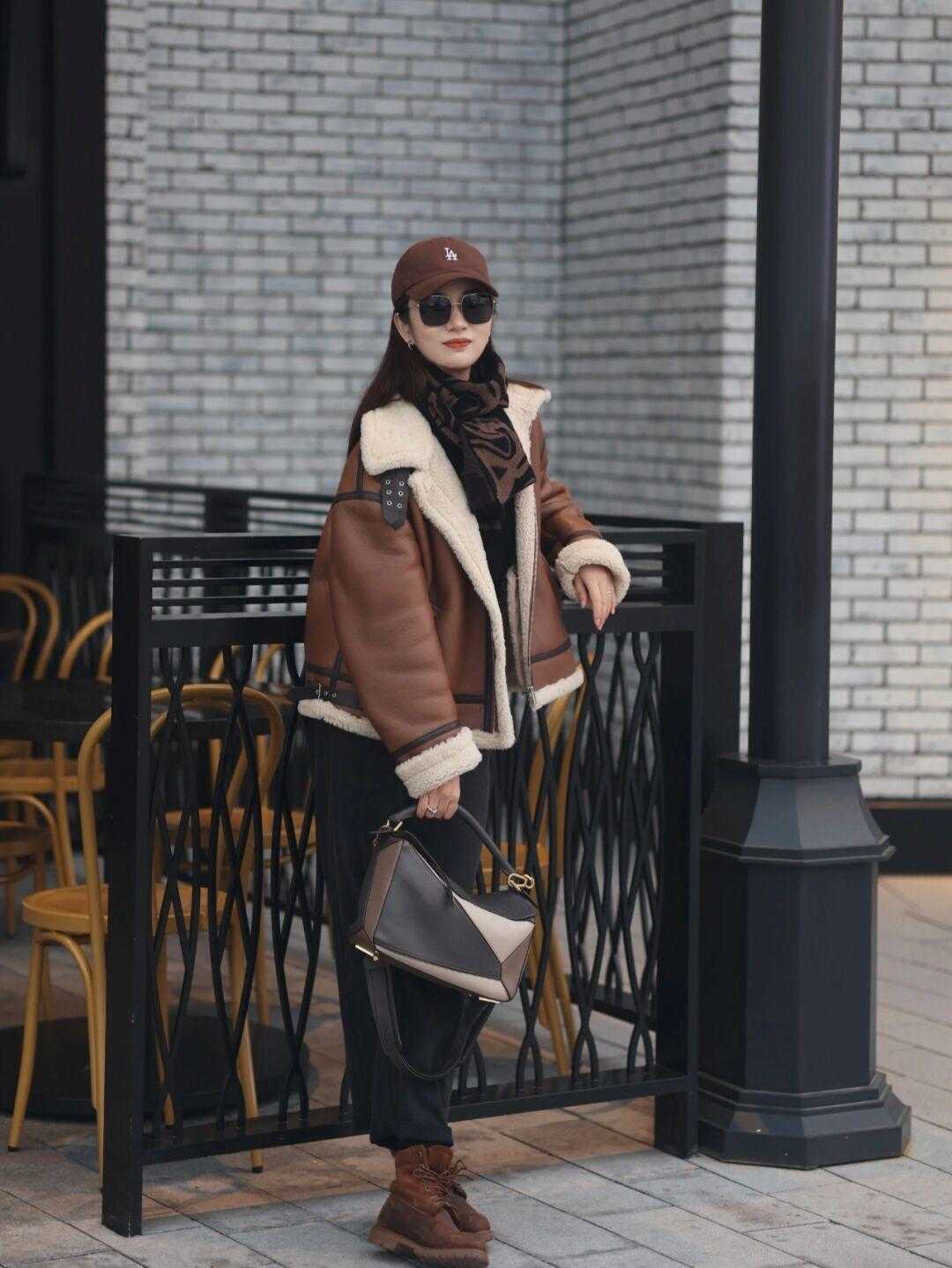 下半身 与其还在搭大衣,不如看看冬款短外套,清爽温柔