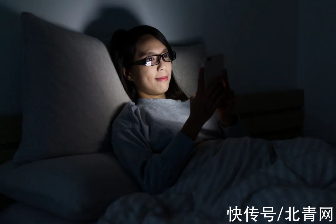 睡眠时间|睡前最养人4个习惯,泡脚仅排第三!第一完全出乎意料,悄悄做的人都赚翻了